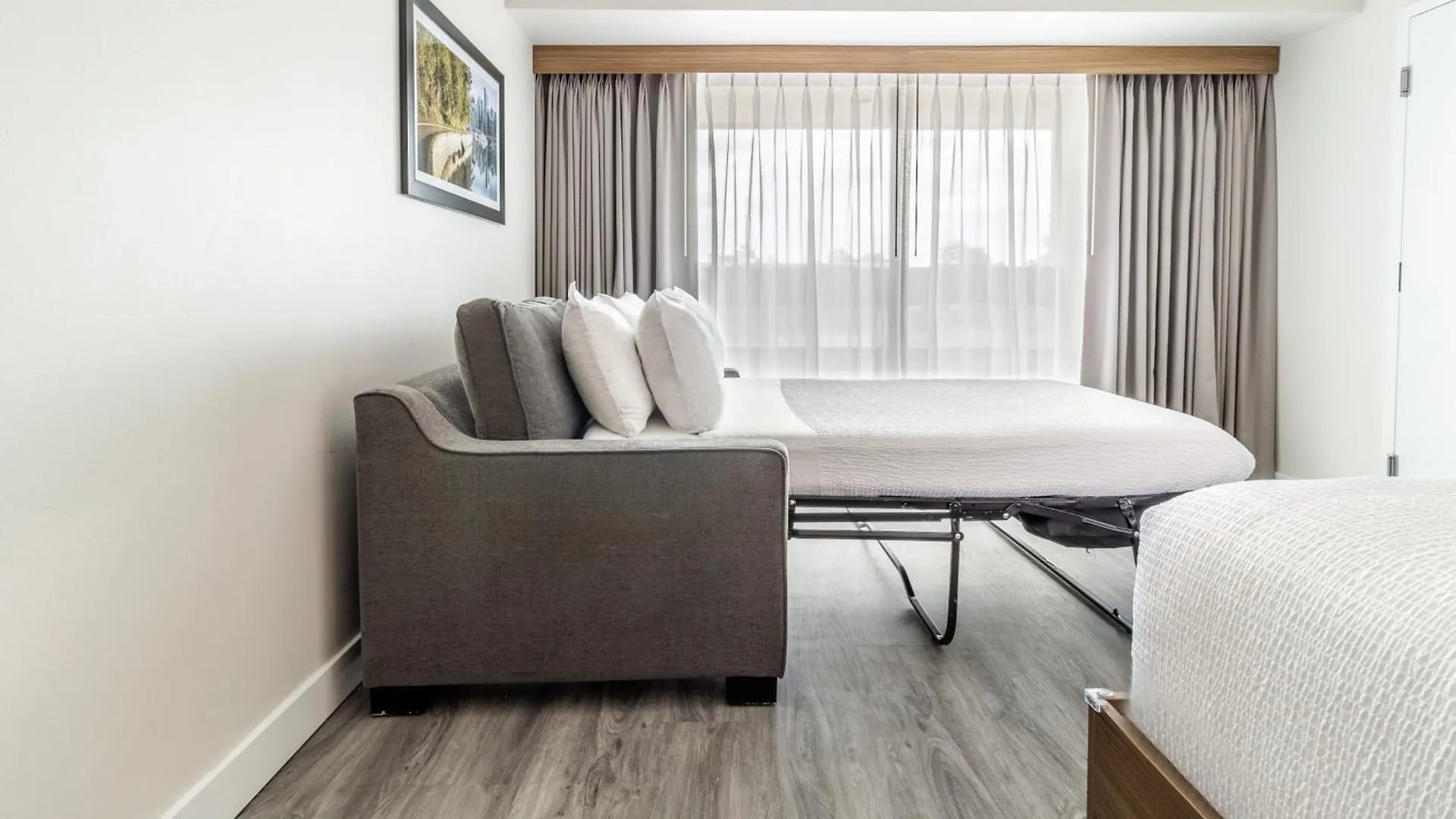 Atrium Hotel Vancouver
