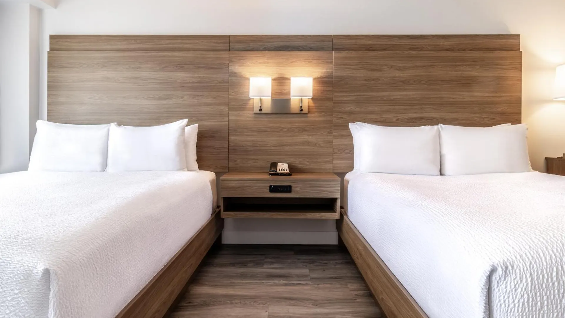 Atrium Hotel Vancouver