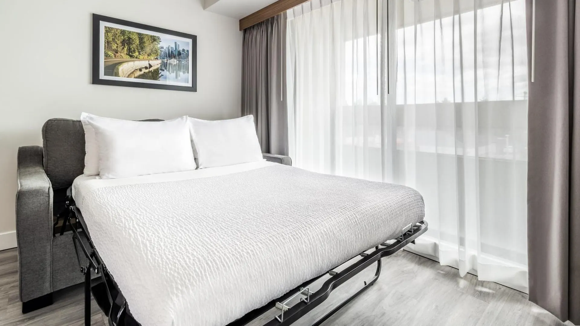 Atrium Hotel Vancouver