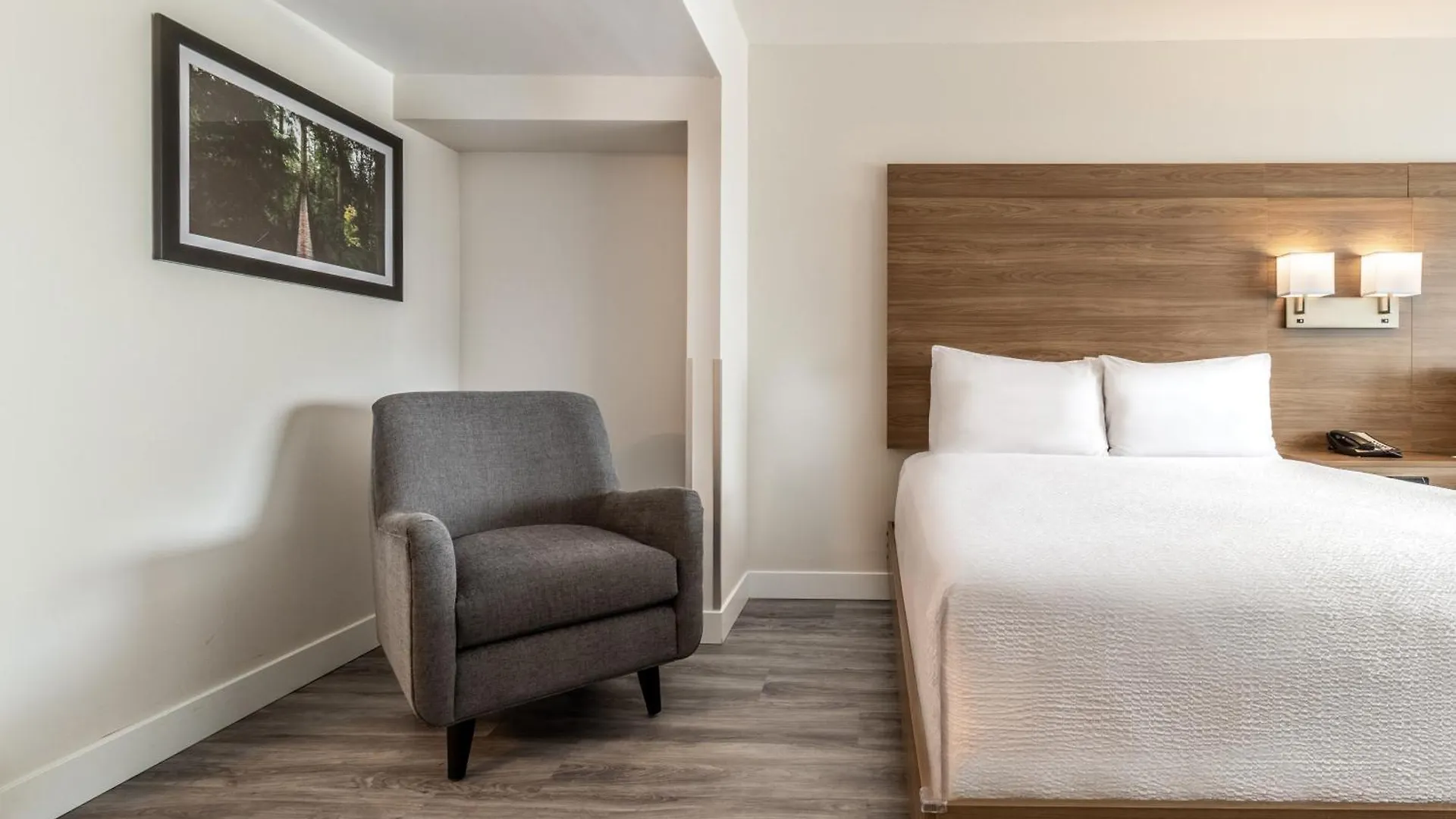 Atrium Hotel Vancouver