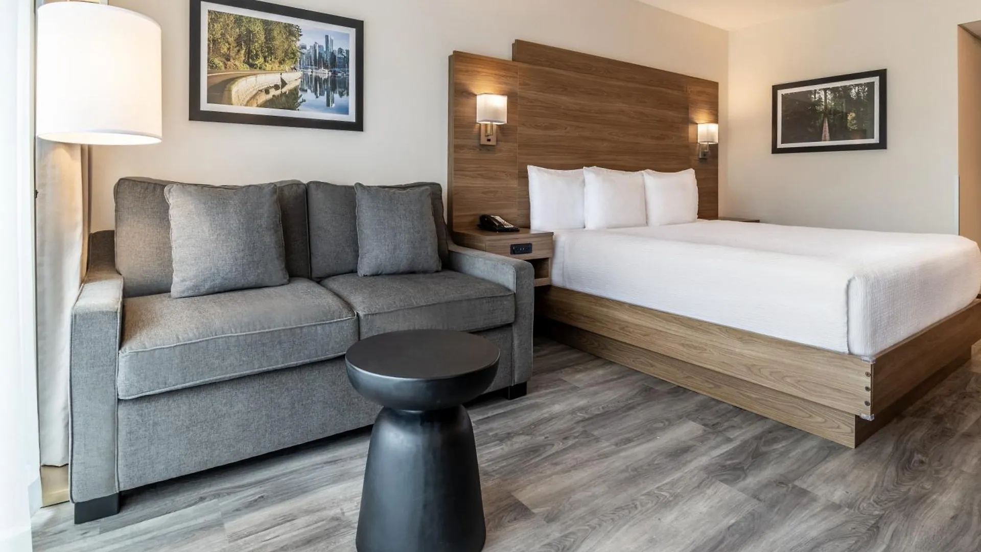 Atrium Hotel Vancouver