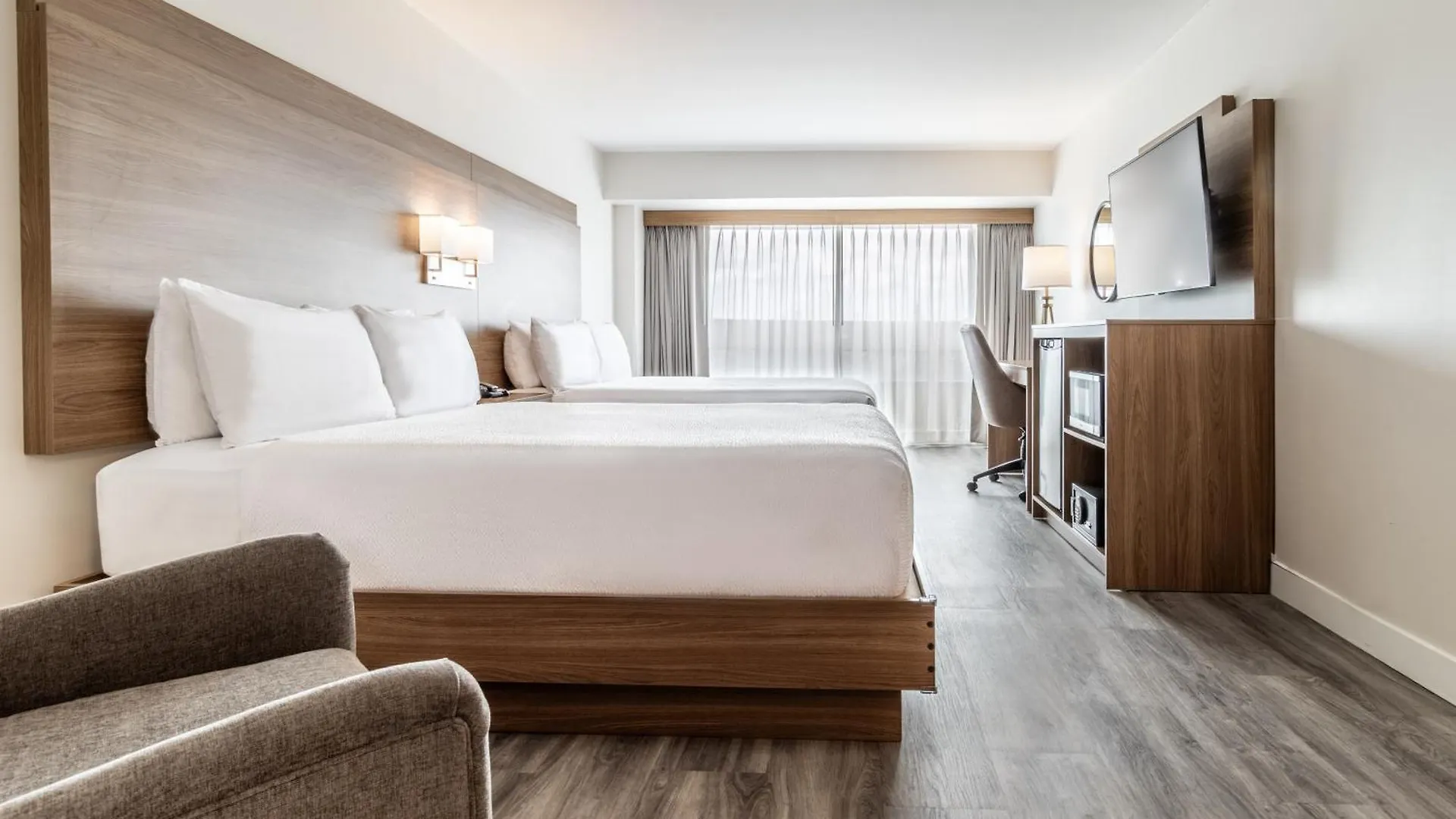 ***  Atrium Hotel Ванкувер Канада